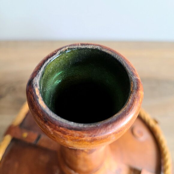 Leather covered glass decanter. Made in Italy. As is. - Picture 8 of 11